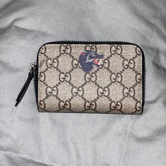 gucci card holder wolf